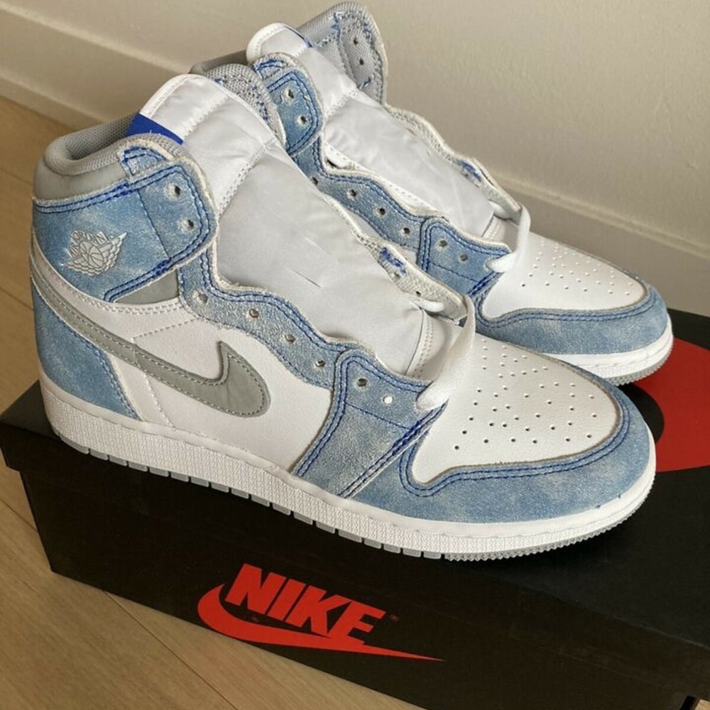 Jordan 1 high hyper royal